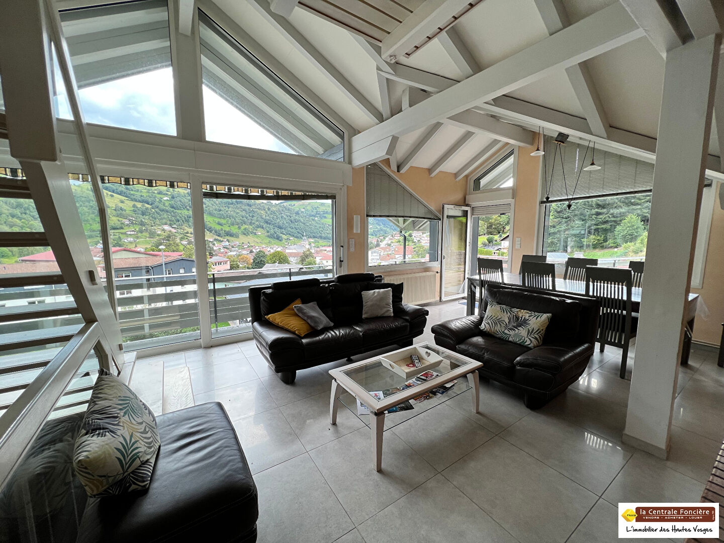 Photo BEL EMPLACEMENT ! MAISON COSSUE STYLE CHALET 5 PIECES. image 2/5