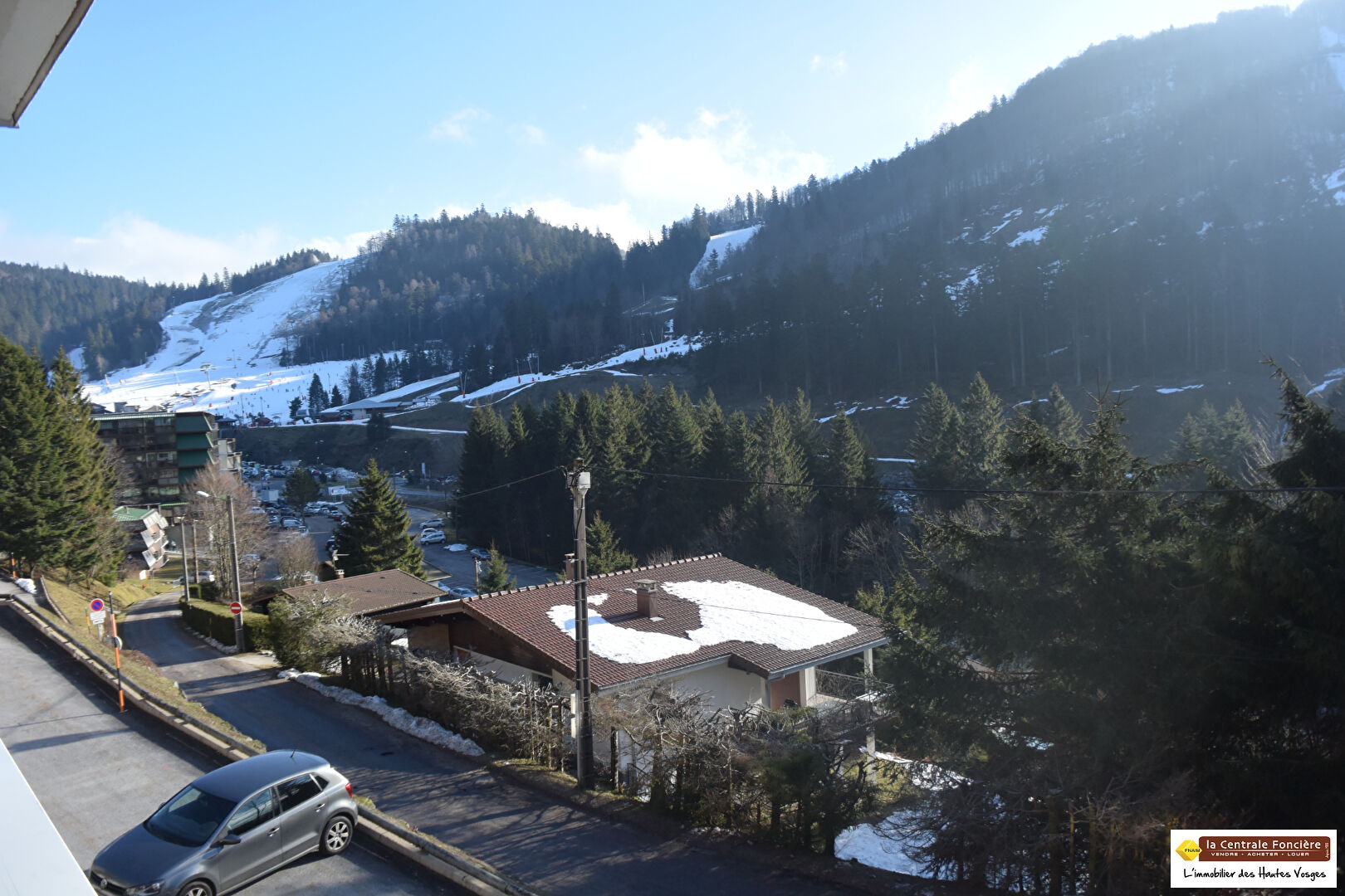 PIED DES PISTES. APPT 2 PIECES. PKING. CASIER A SKI. TERRASSE ENSOLEILLEE.