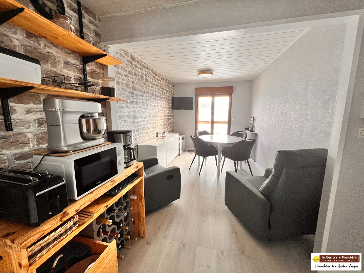 Photo Appartement 3 pièces - Vue imprenable et rénovation soignée image 6/6