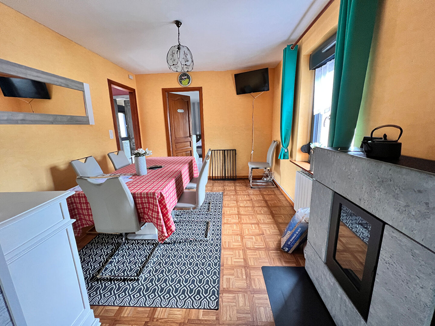 Photo MAISON 125 m² PLEINE D'ANNEXES ET DE POTENTIEL A GERARDMER image 2/6