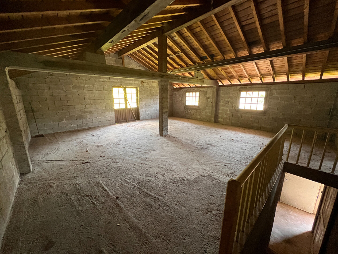 Photo RARE A GERARDMER : 1000 m² + bâtiment à rénover avec permis accordé image 1/5