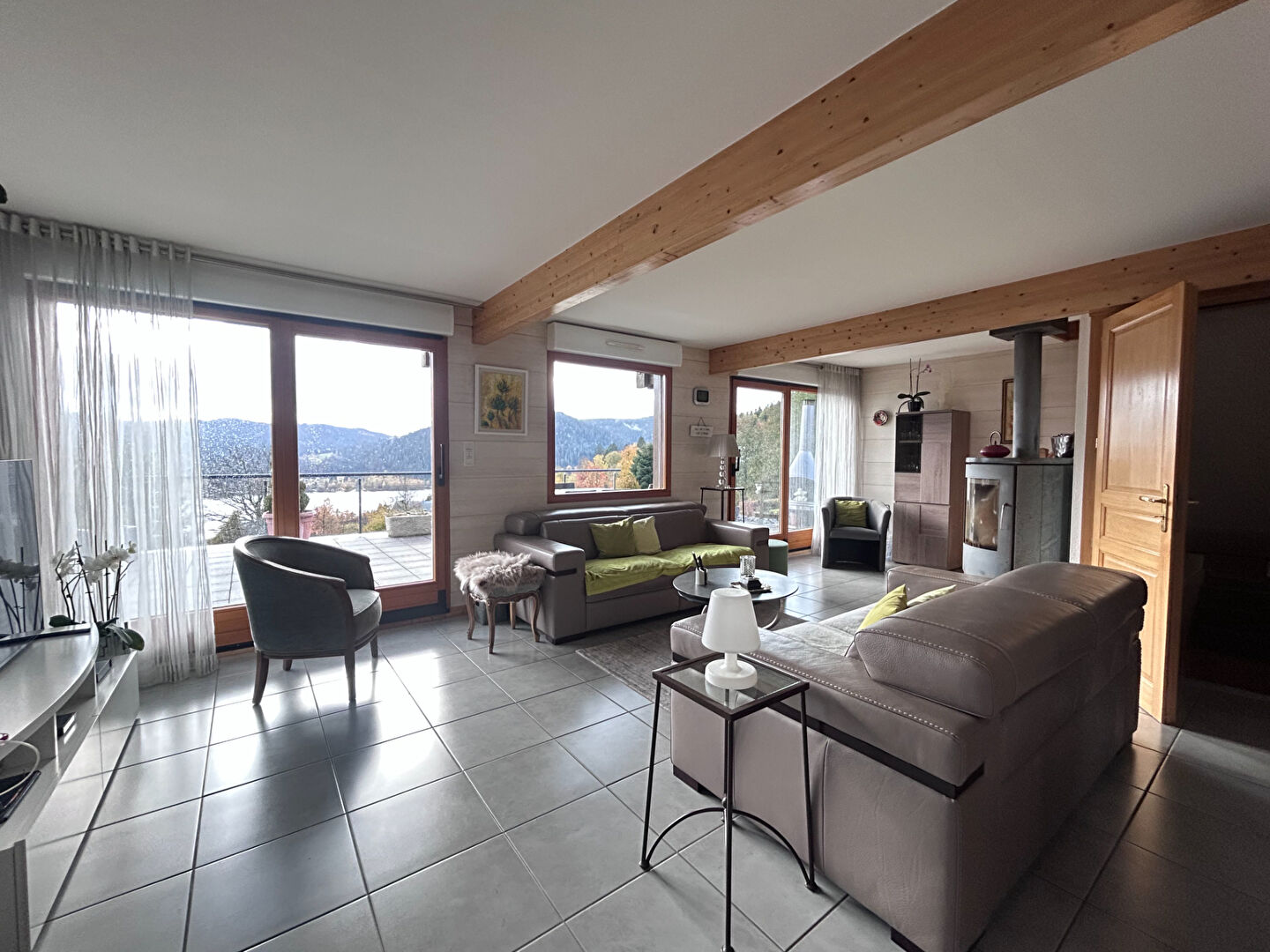 COUP DE COEUR : CHALET LUMINEUX FACE À UN PANORAMA D'EXCEPTION !