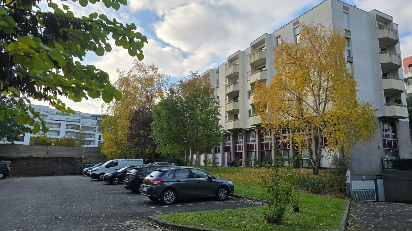 EXCLU - RENNES GARE - GARAGE FERME en sous-sol sécurisé