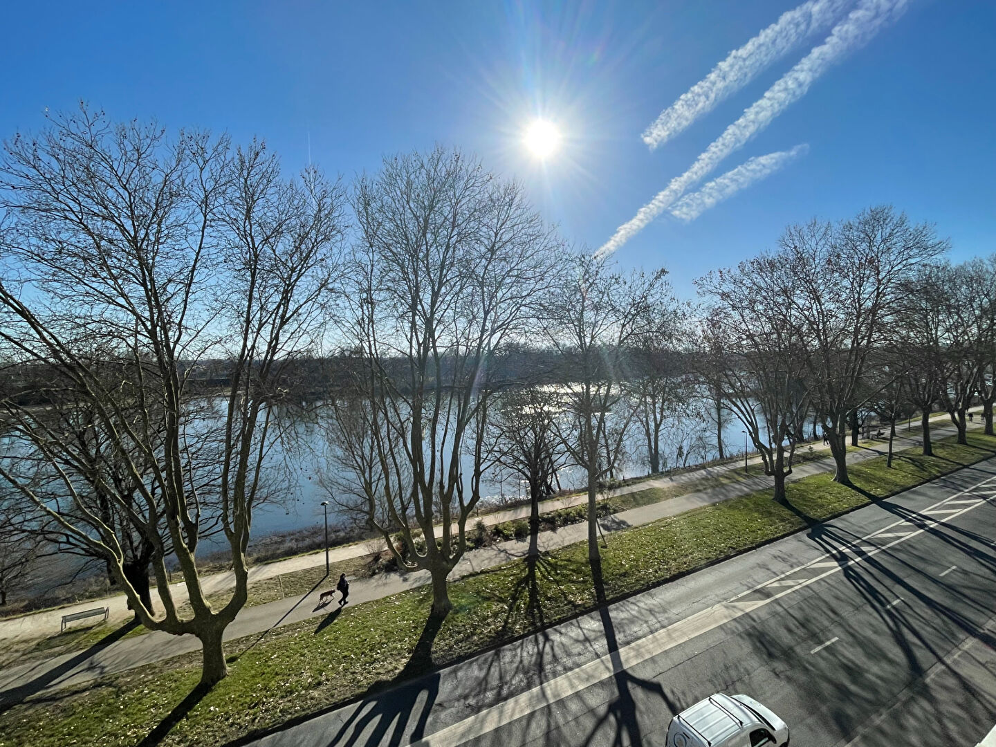 APPARTEMENT T2 - VUE LOIRE - 2 PARKINGS - VENDU LOUE