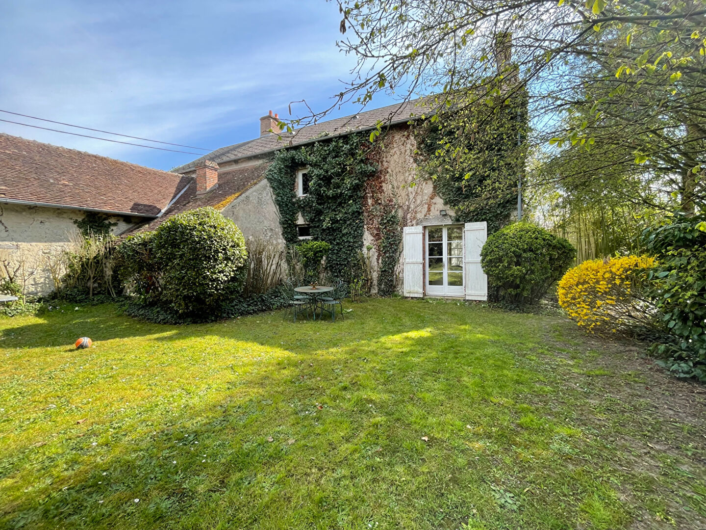 Photo A 25 minutes d'ORLEANS - Maison bourgeoise T7 pièce(s) 177 m2 habitable - salon et salle à manger -  5 chambres- terrain clos de 1362m²- 2 dépendances - cave image 3/6