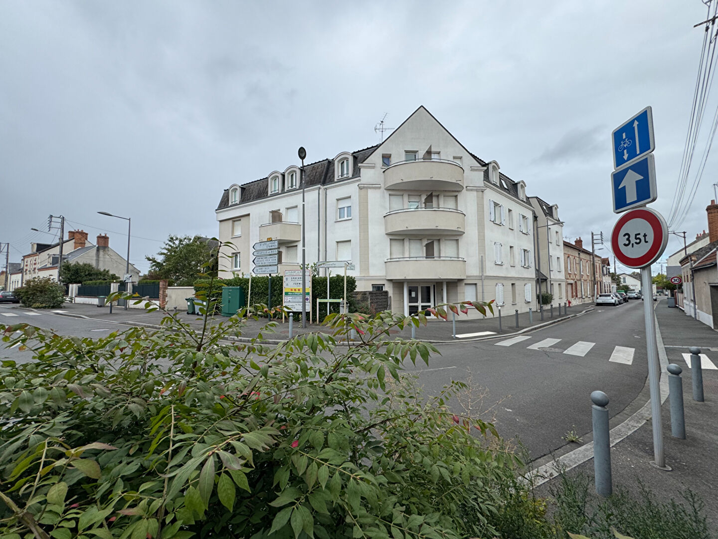 Photo Parking / box Fleury Les Aubrais 10 m2 image 2/5