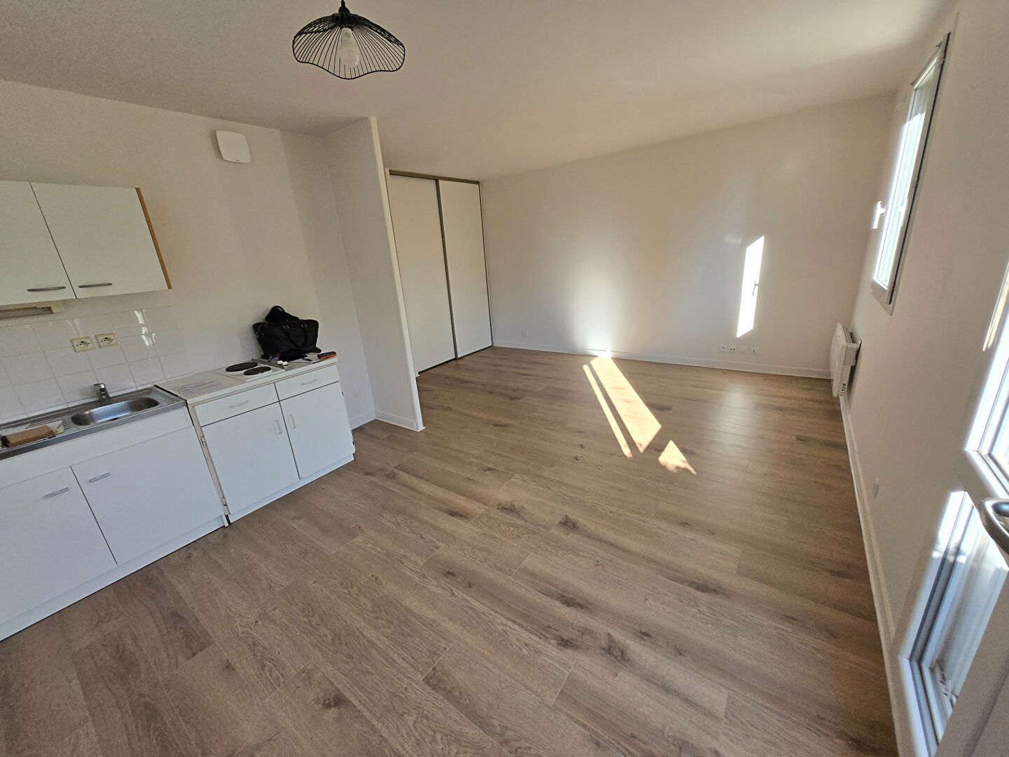 Photo À Vendre - Studio rénové 35m² avec jardinet et garage - Orléans image 2/6