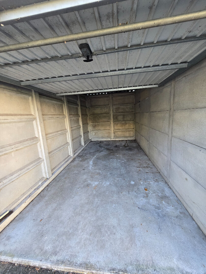 Photo À Vendre - Studio rénové 35m² avec jardinet et garage - Orléans image 4/6