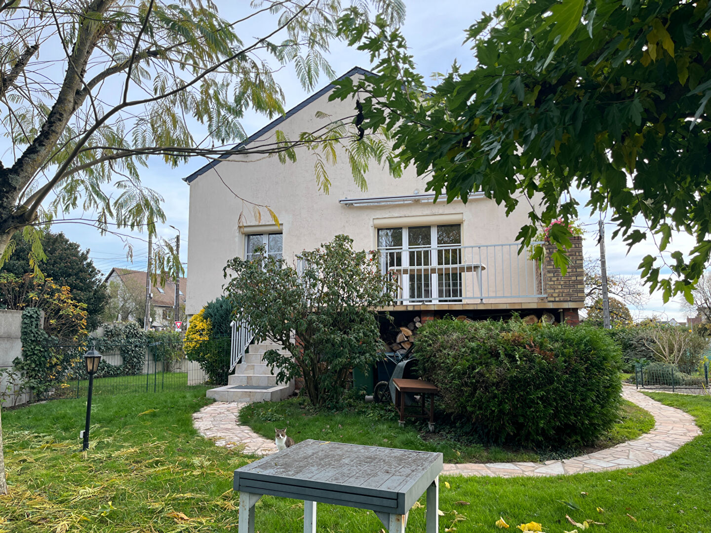 Photo SARAN MAISON TRADITIONNELLE SUR SOUS-SOL image 1/6