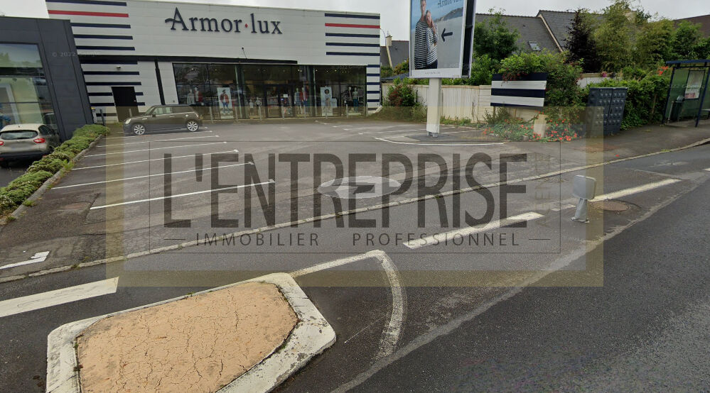 Visuel 1 de l'annonce : GUIPAVAS  - Local commercial  de 313m2 - zone du Froutven