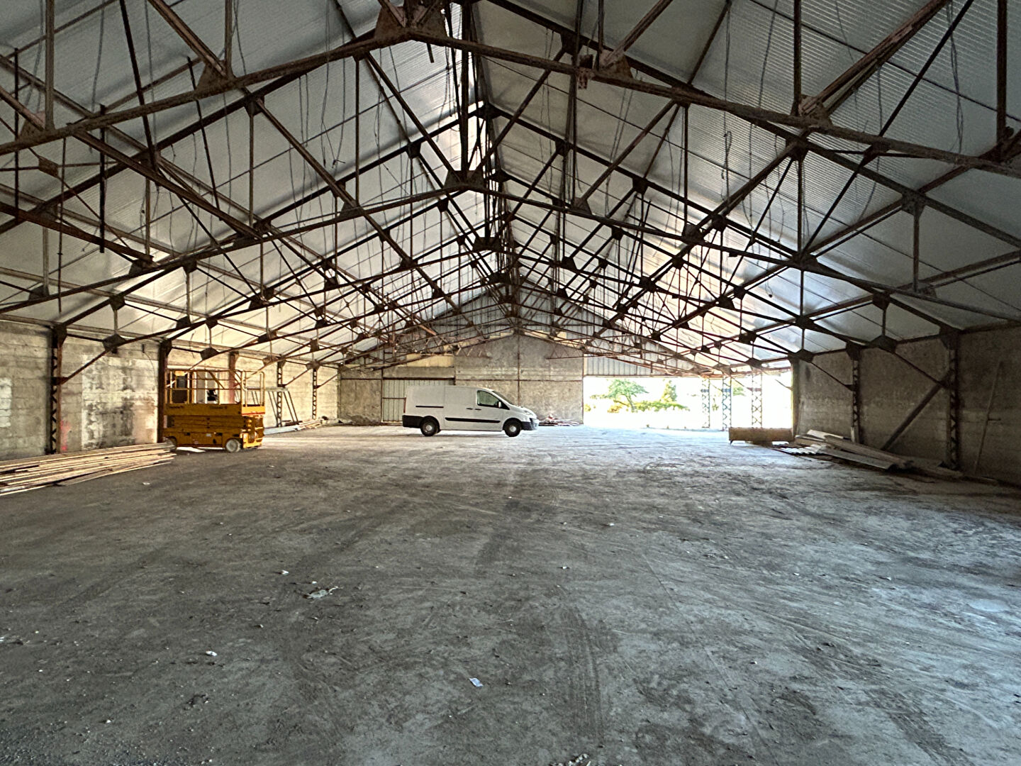 Visuel 2 de l'annonce : Entrepôt artisanal Landerneau 300 m2