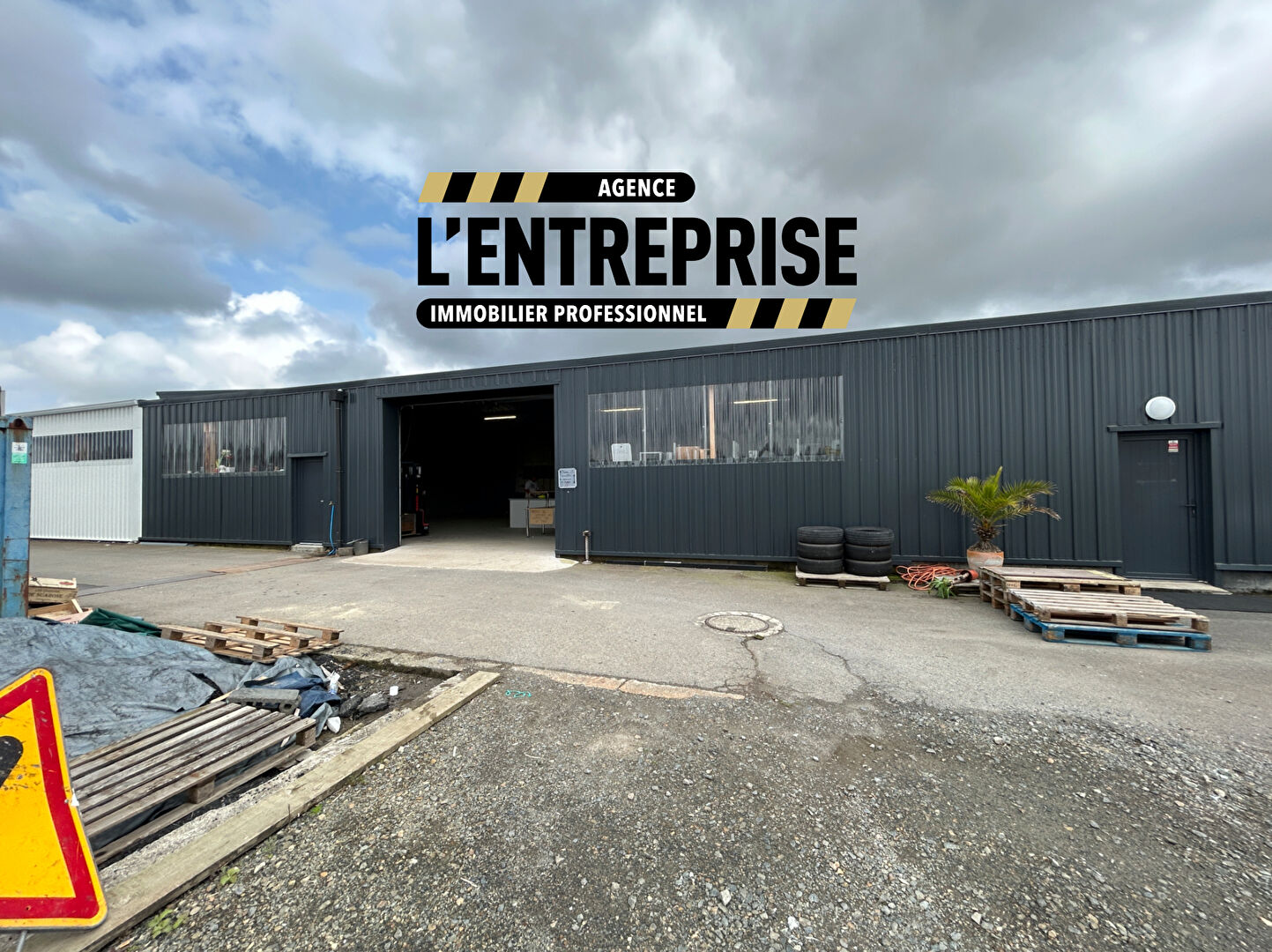 Visuel 1 de l'annonce : Plouédern - Entrepôt - 220 m2