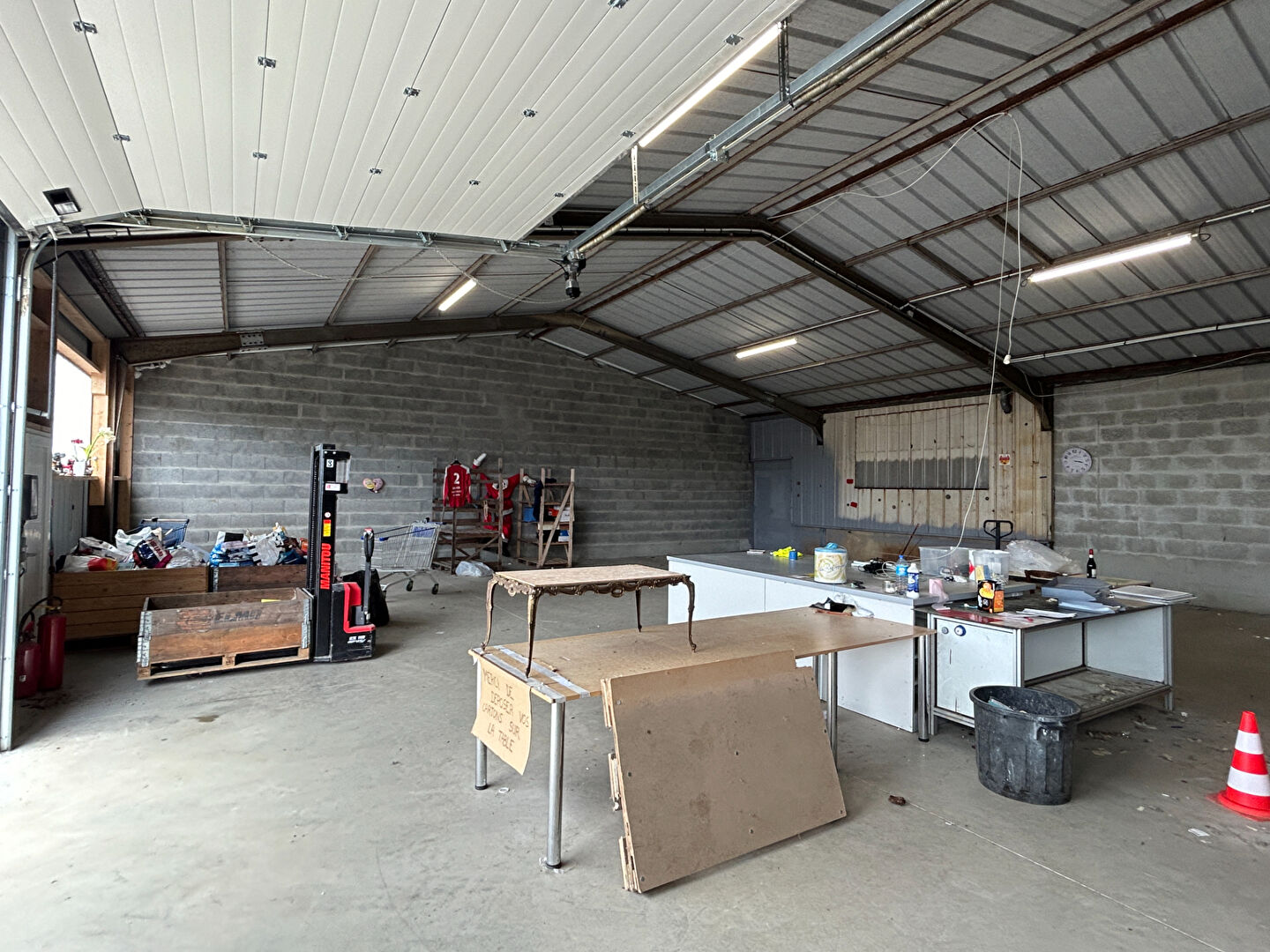 Visuel 4 de l'annonce : Plouédern - Entrepôt - 220 m2