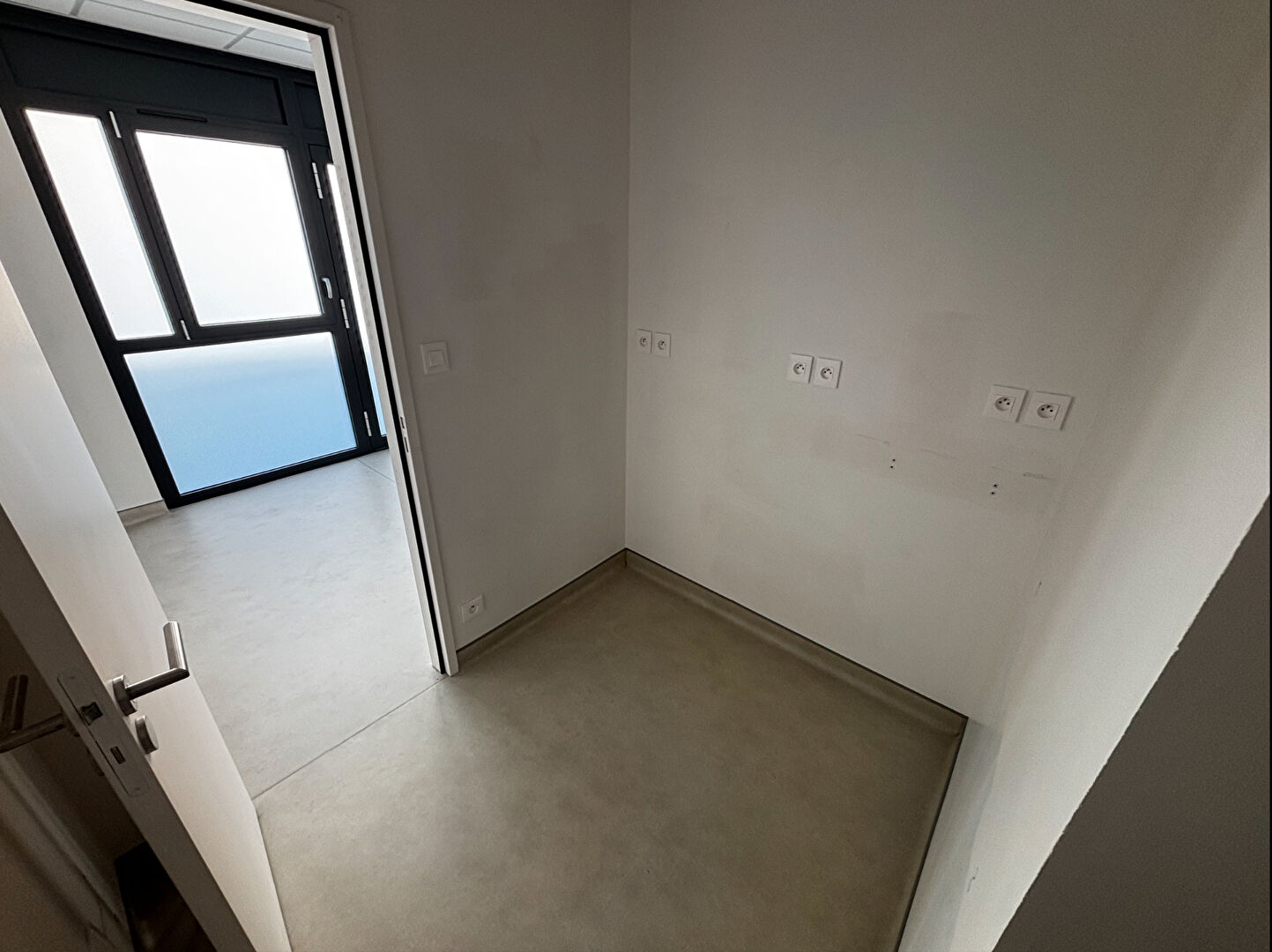 Visuel 16 de l'annonce : Plabennec Centre-ville - Local professionnel 26m2