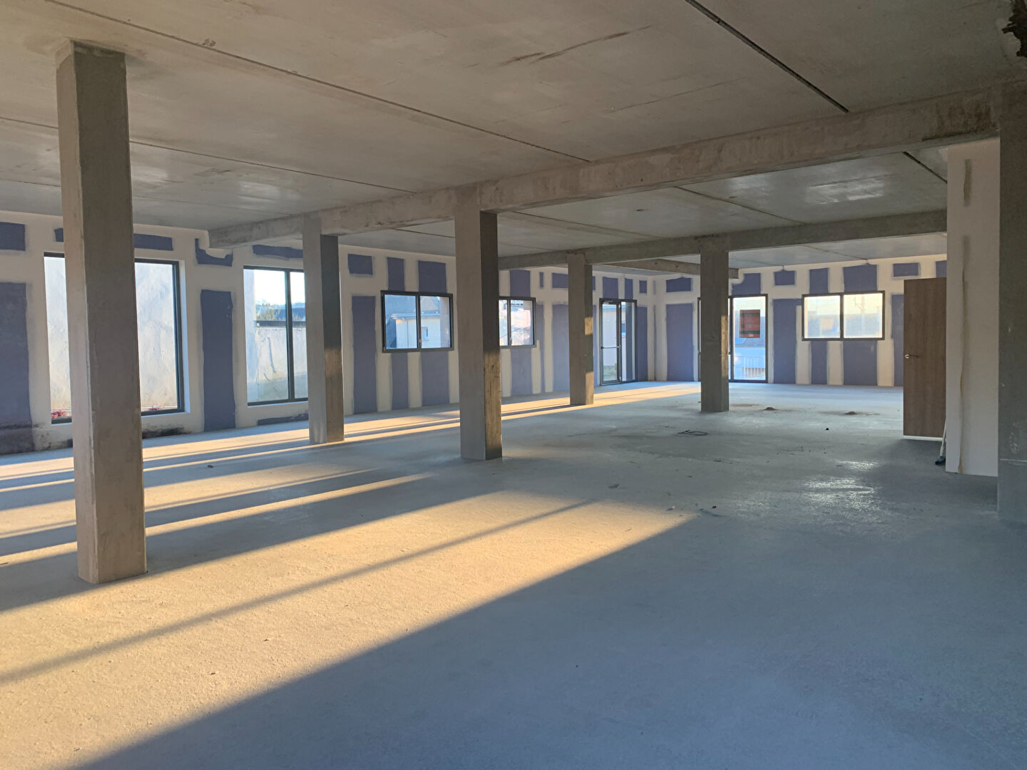 Visuel 3 de l'annonce : Local commercial  neuf Saint Renan 295m2
