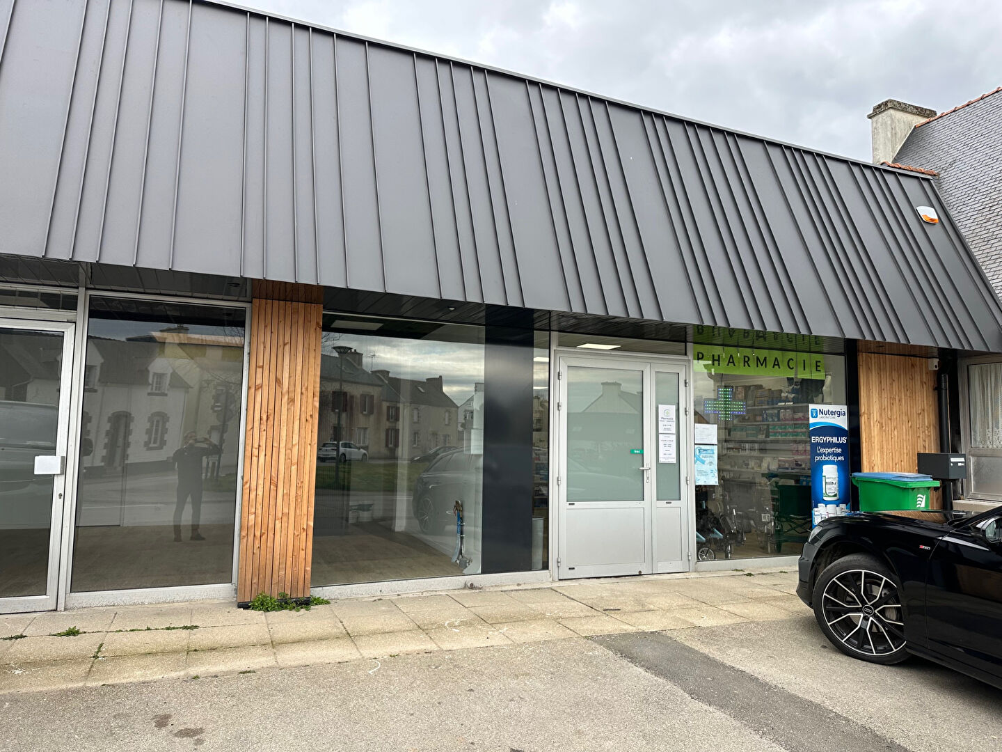Visuel 2 de l'annonce : Local commercial Milizac Guipronvel 143 m2