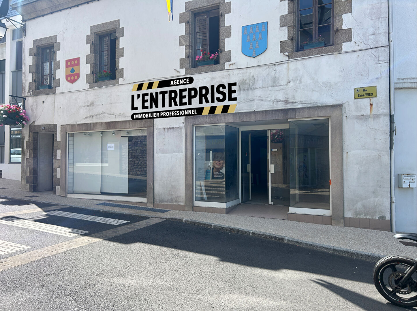 Visuel 2 de l'annonce : Local commercial Saint Renan 180 m2