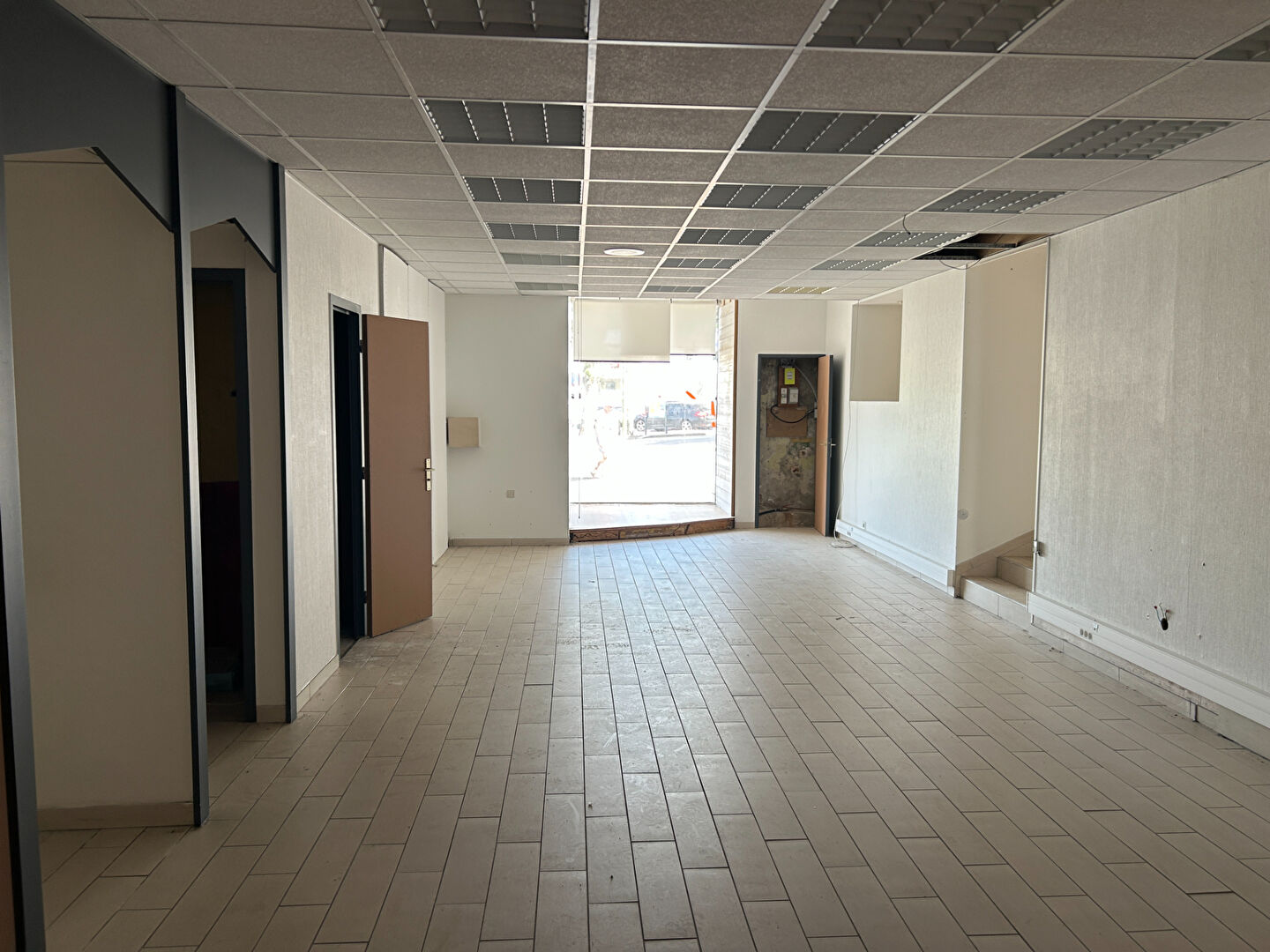 Visuel 9 de l'annonce : Local commercial Saint Renan 180 m2