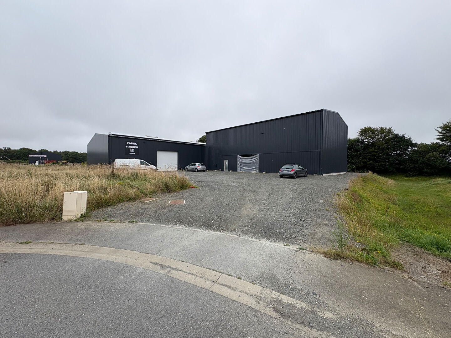 Visuel 1 de l'annonce : Local d'activité Ploudaniel 815 m2