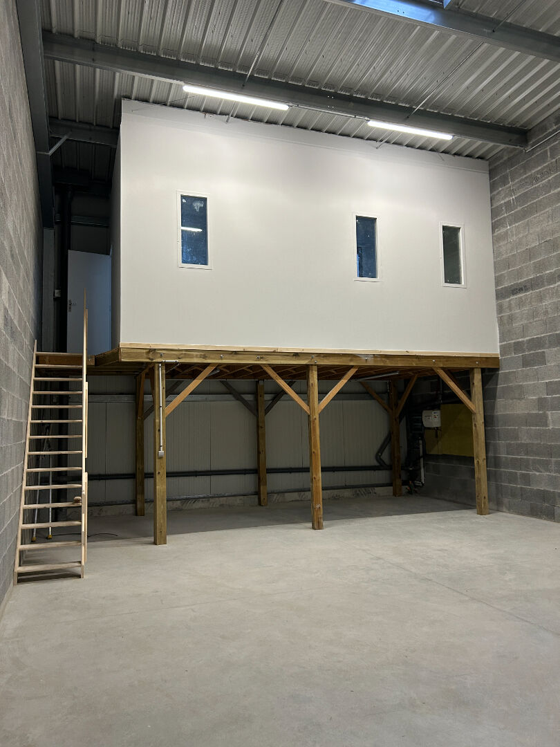 Visuel 3 de l'annonce : Entrepôt / local industriel Bourg Blanc 90 m2