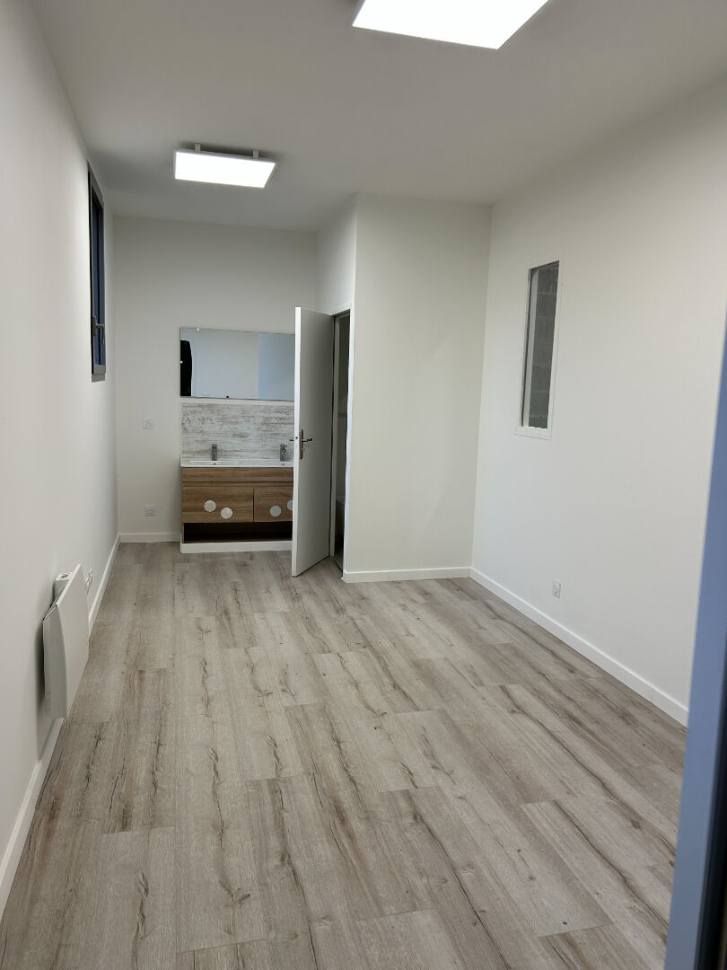 Visuel 4 de l'annonce : Entrepôt / local industriel Bourg Blanc 90 m2