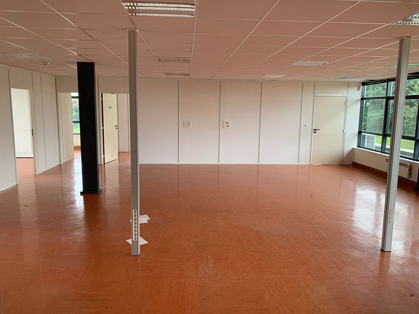 Visuel 5 de l'annonce : Plouzané - Technopôle - Local d'activité d'environ 962 m2