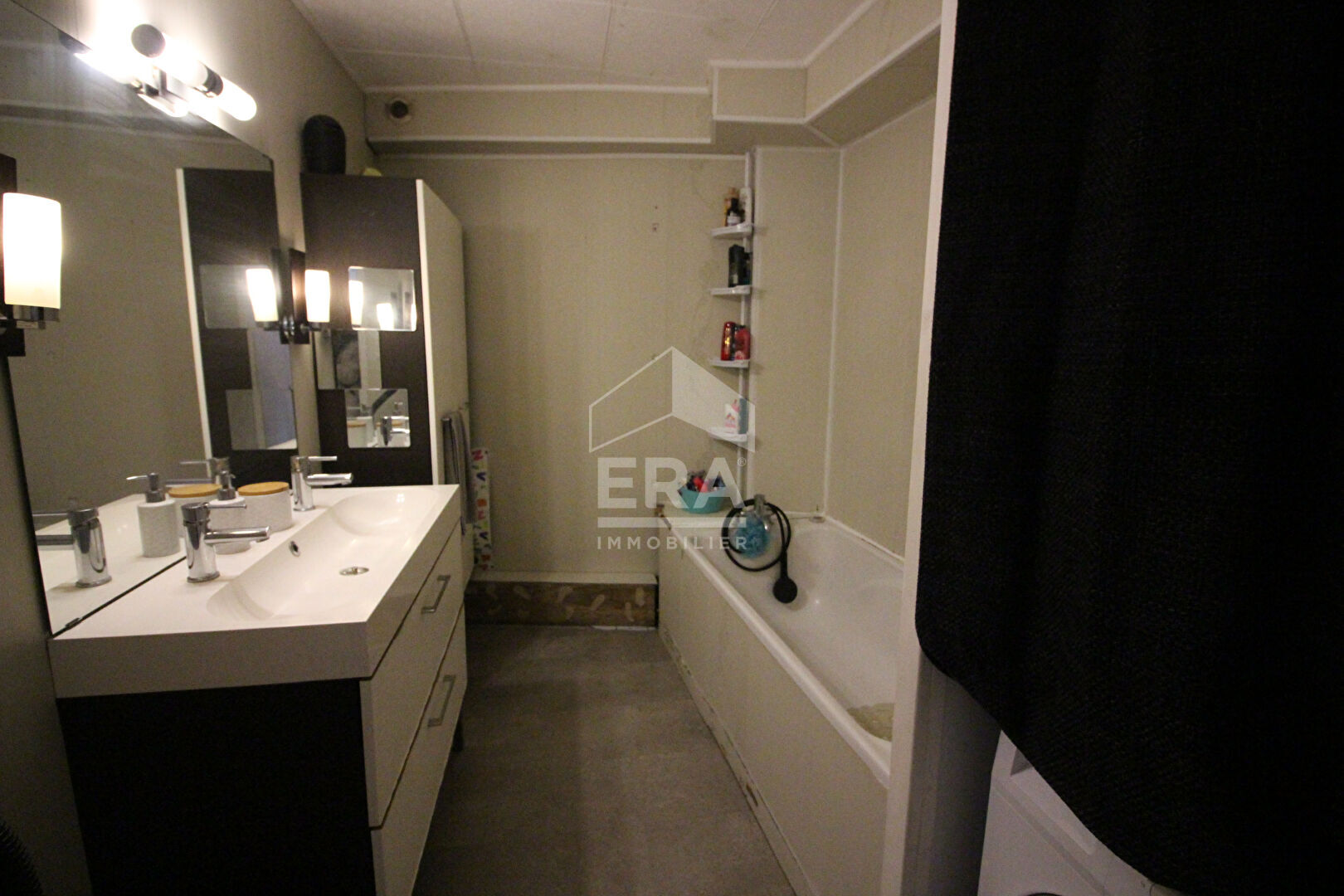 Photo MAISON GUIGNES 4 PIECES - Terrain 681 m2 - 3 Chambres image 5/6