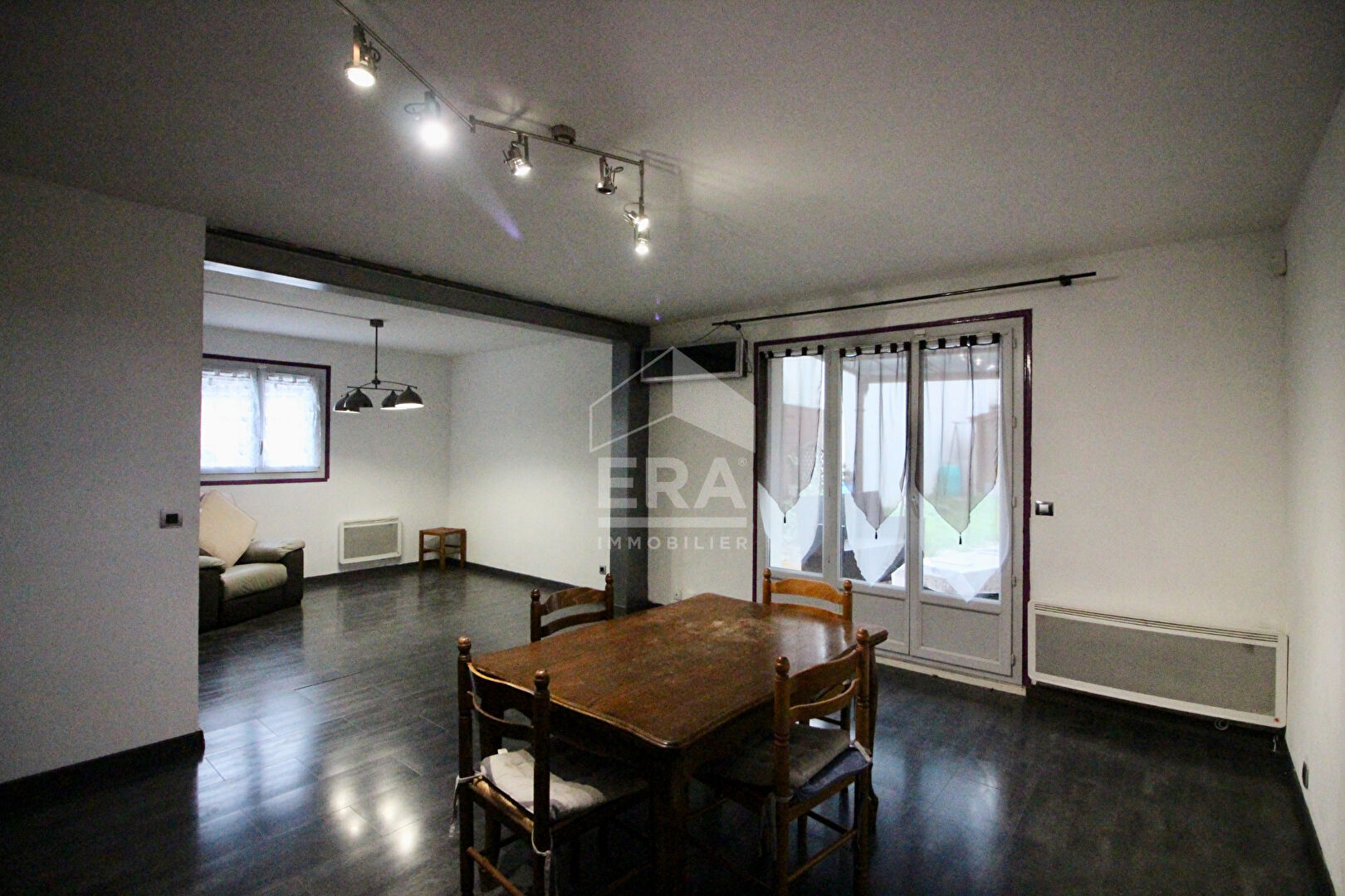 Photo Maison Guignes - Commodités - 4 chambres - Grand garage image 1/6