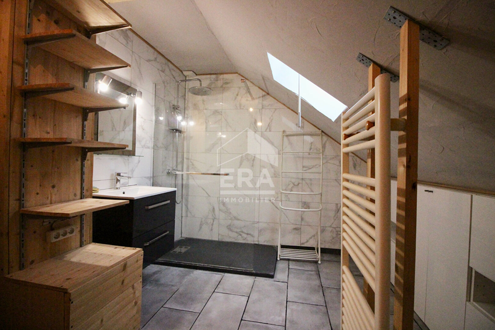 Photo Maison Guignes - Commodités - 4 chambres - Grand garage image 5/6