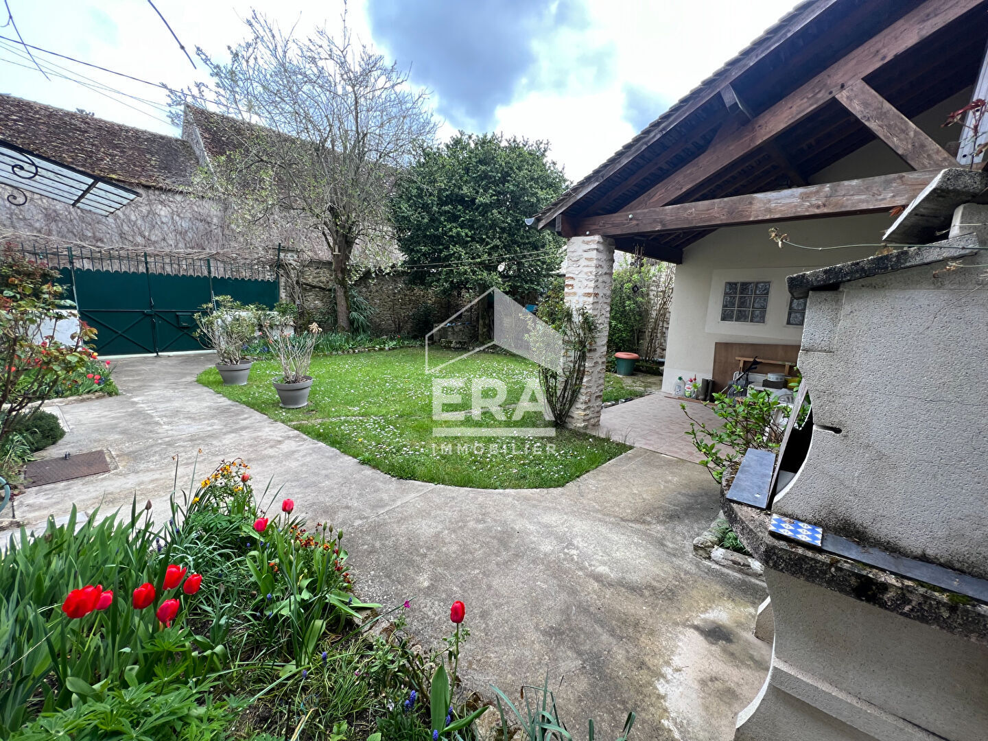 Photo Maison familiale d'environ 165 m²- La Chapelle-Gauthier - Terrain image 3/6