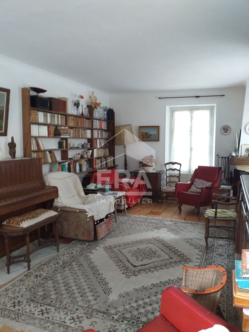 Photo Maison familiale d'environ 165 m²- La Chapelle-Gauthier - Terrain image 6/6