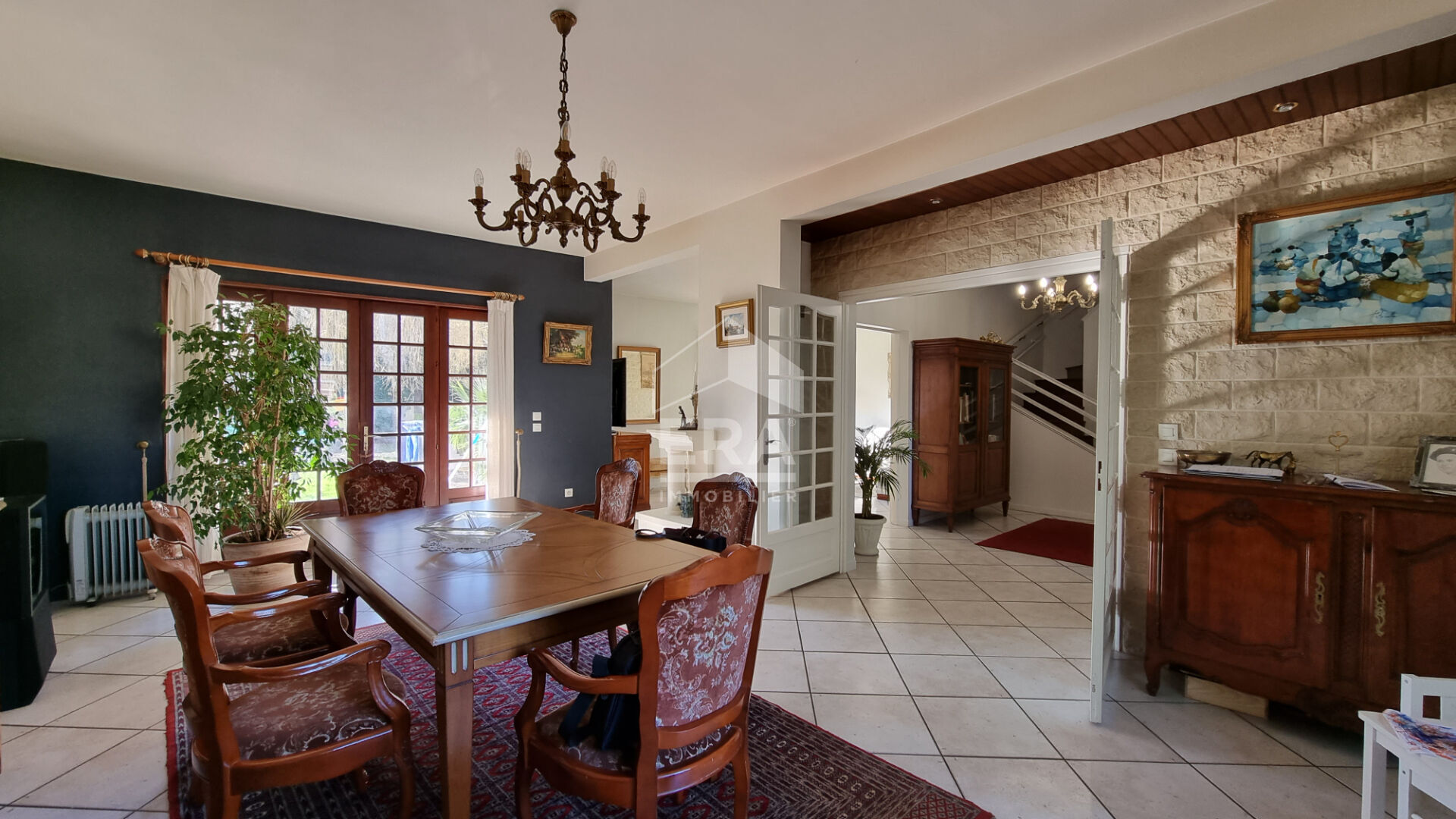 Photo Maison de 6 pièces avec jardin et garage. image 3/6