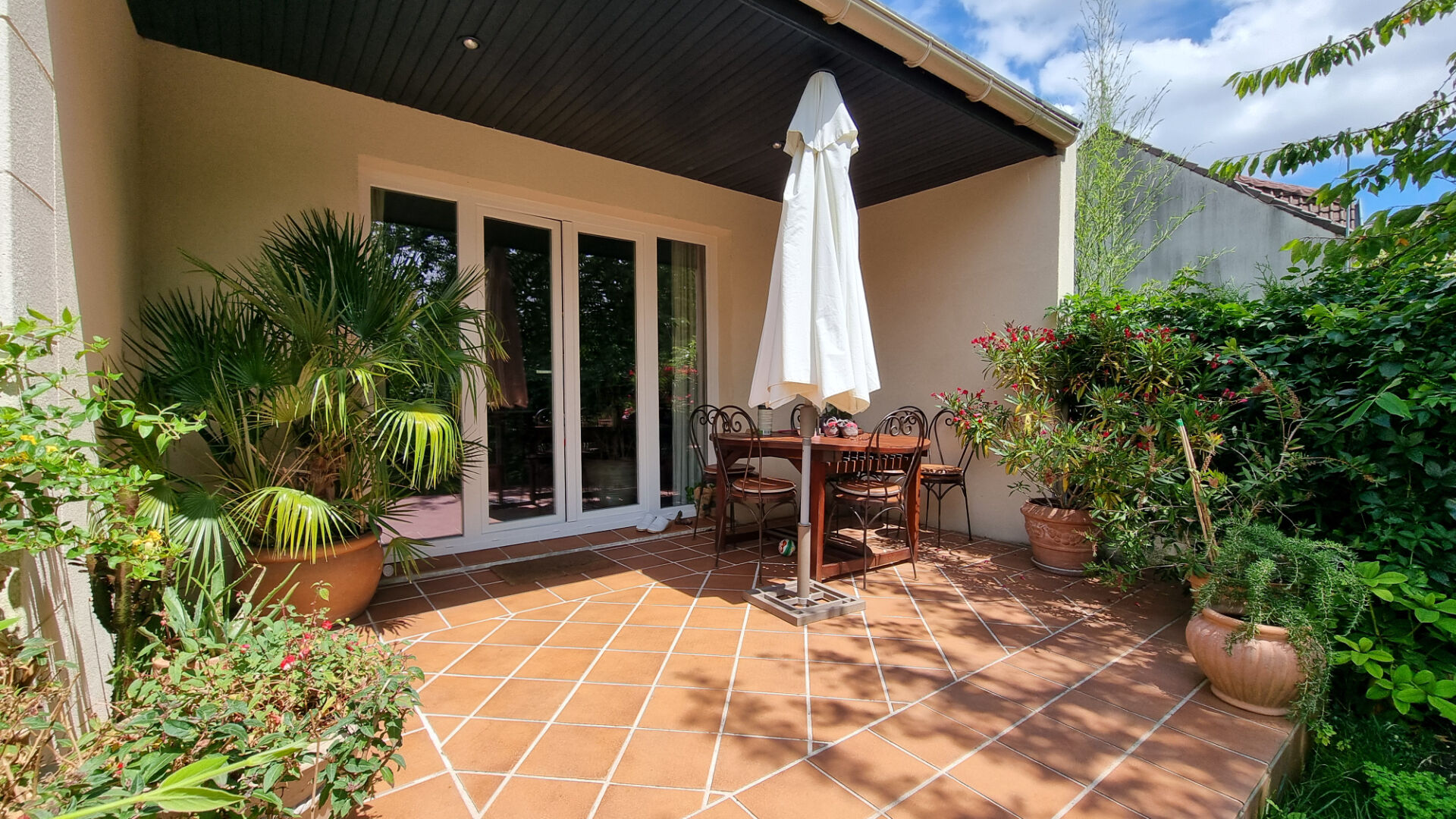 Photo Maison de 6 pièces avec jardin et garage. image 5/6