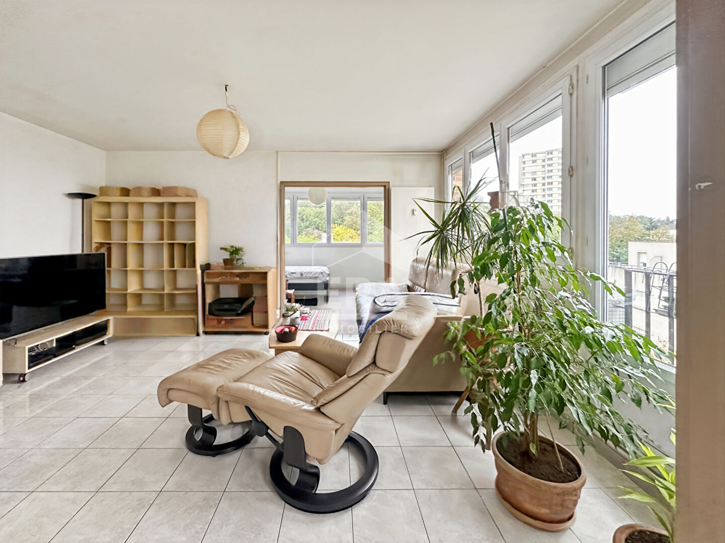 Appartement Montreuil 4 pièces, dans une copropriété avec gardien