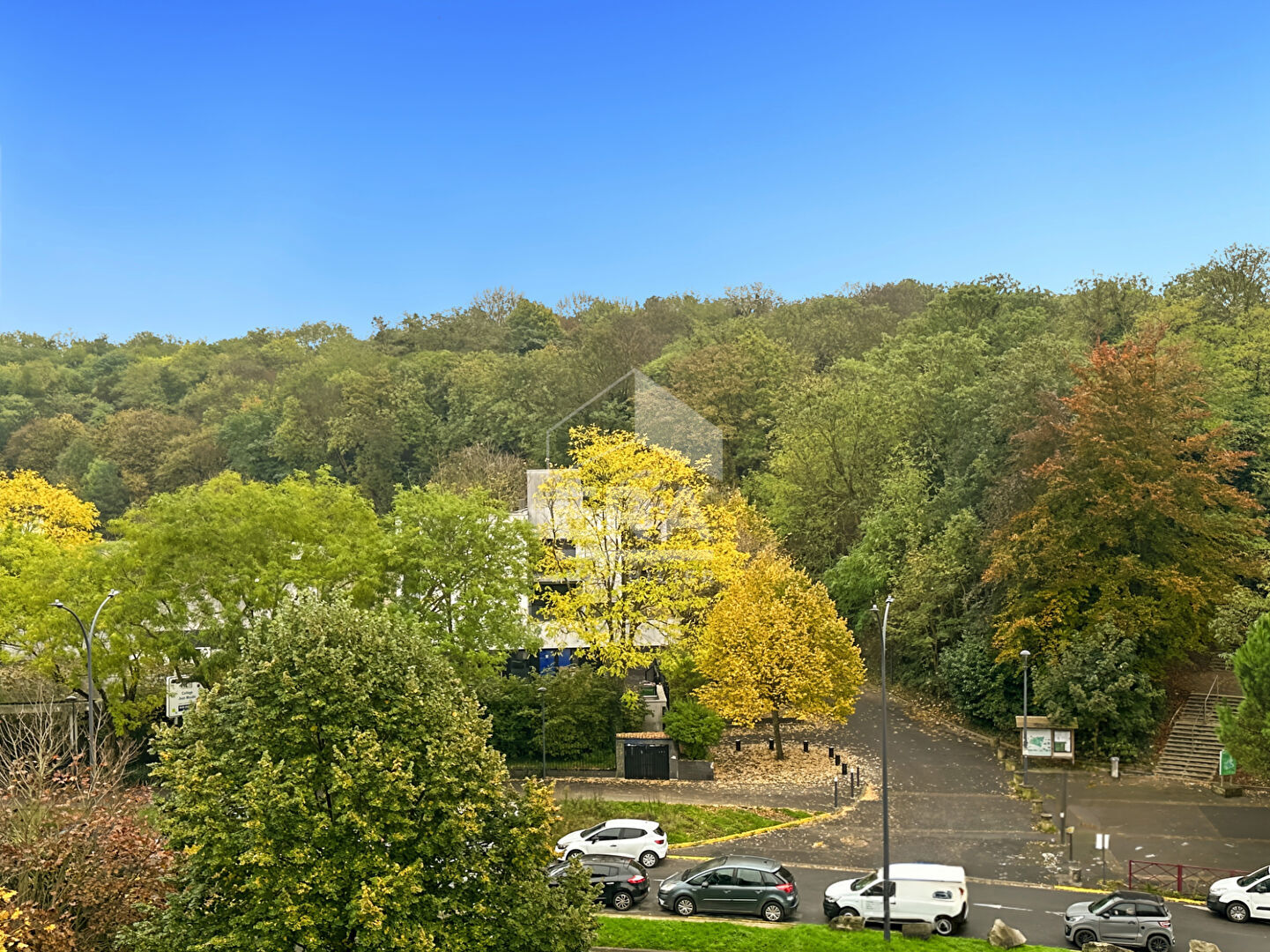 Photo Appartement Montreuil 4 pièces, dans une copropriété avec gardien image 2/6
