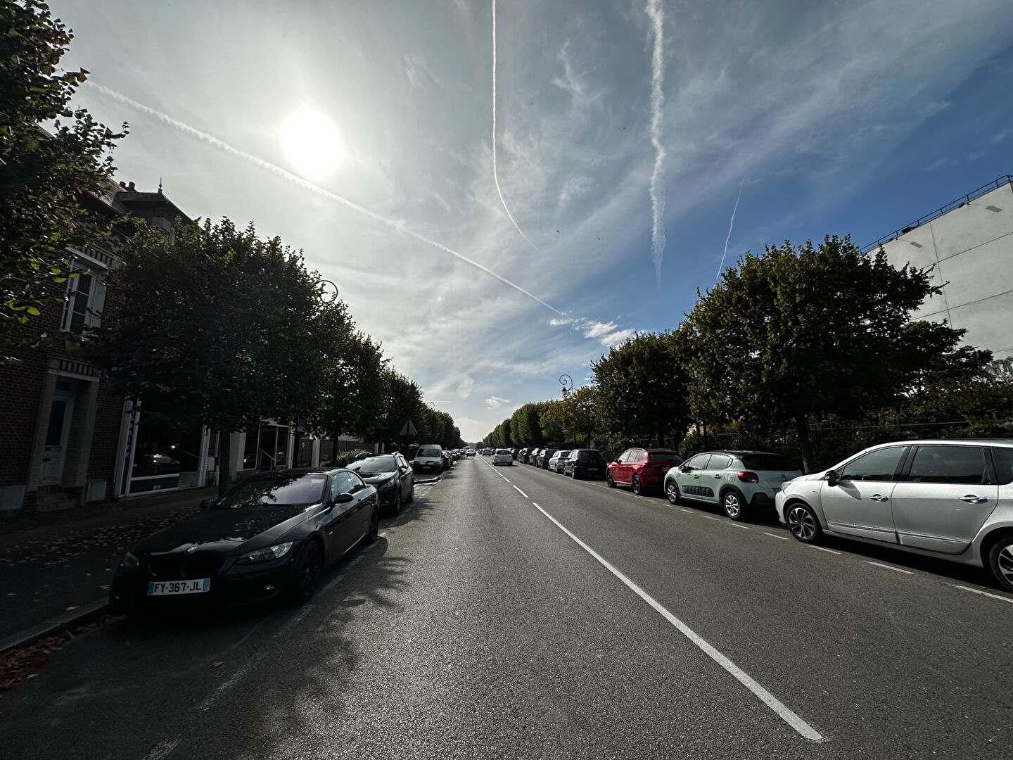 Photo Idéal investisseur. Immeuble à usage mixte locaux commerciaux et appartements d'habitation situé à Compiègne image 1/5