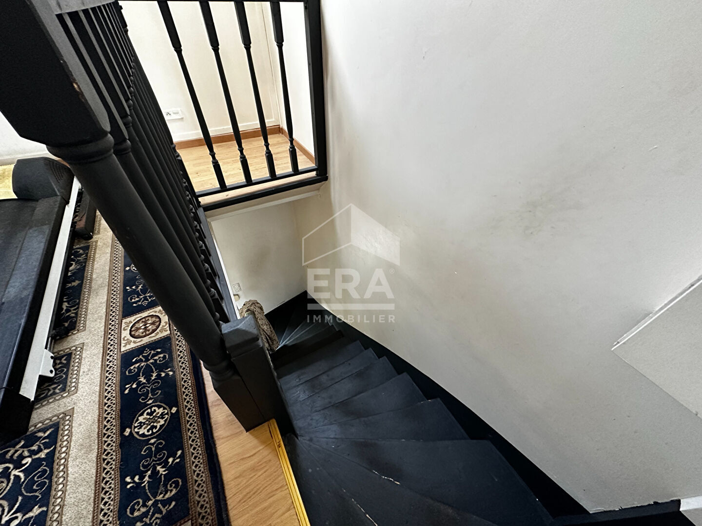 Photo Idéal investisseur. Immeuble à usage mixte locaux commerciaux et appartements d'habitation situé à Compiègne image 5/5