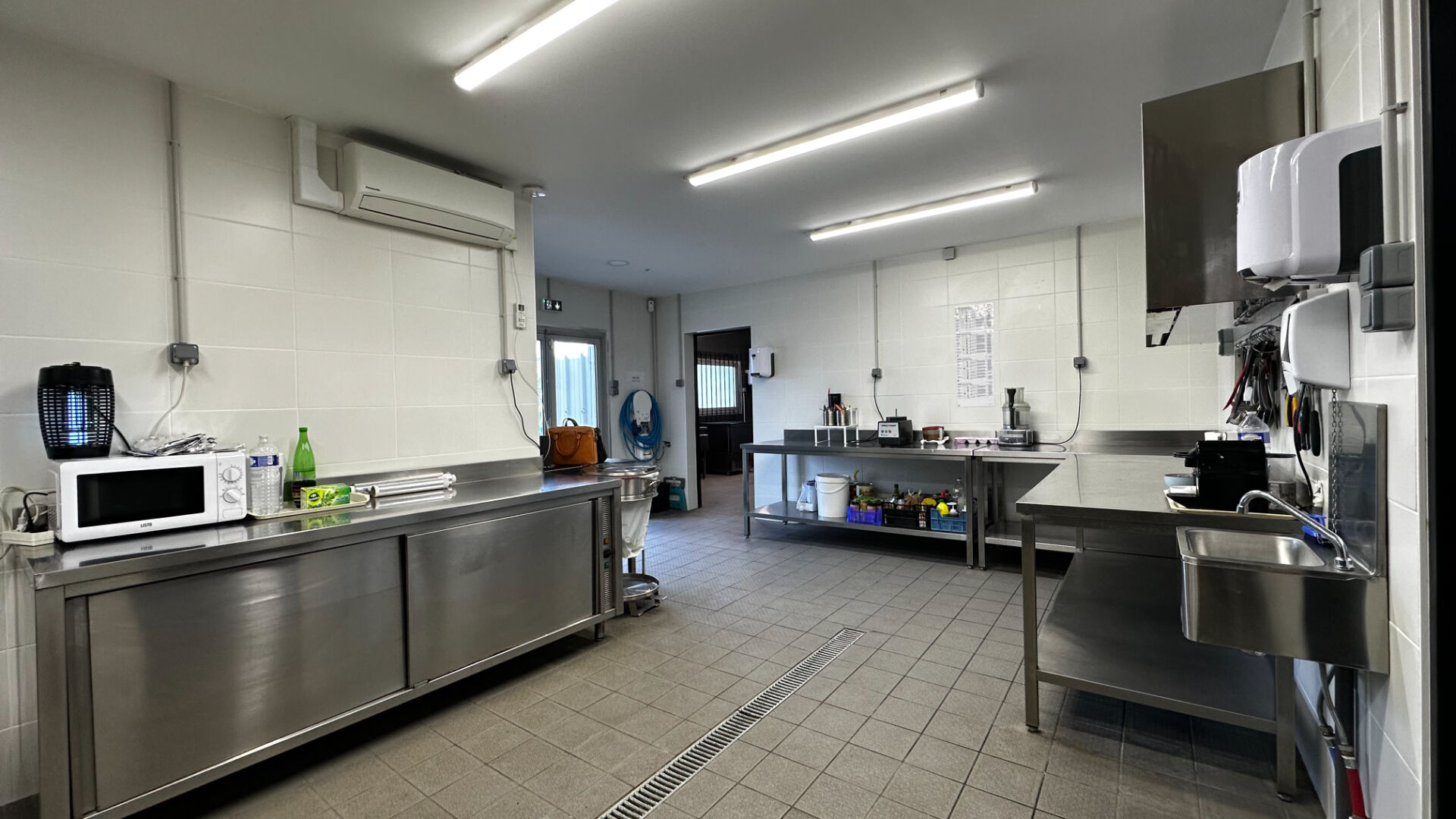 Photo Cession de droit au bail, locaux situés ZAC de Mercières à COMPIEGNE image 4/6