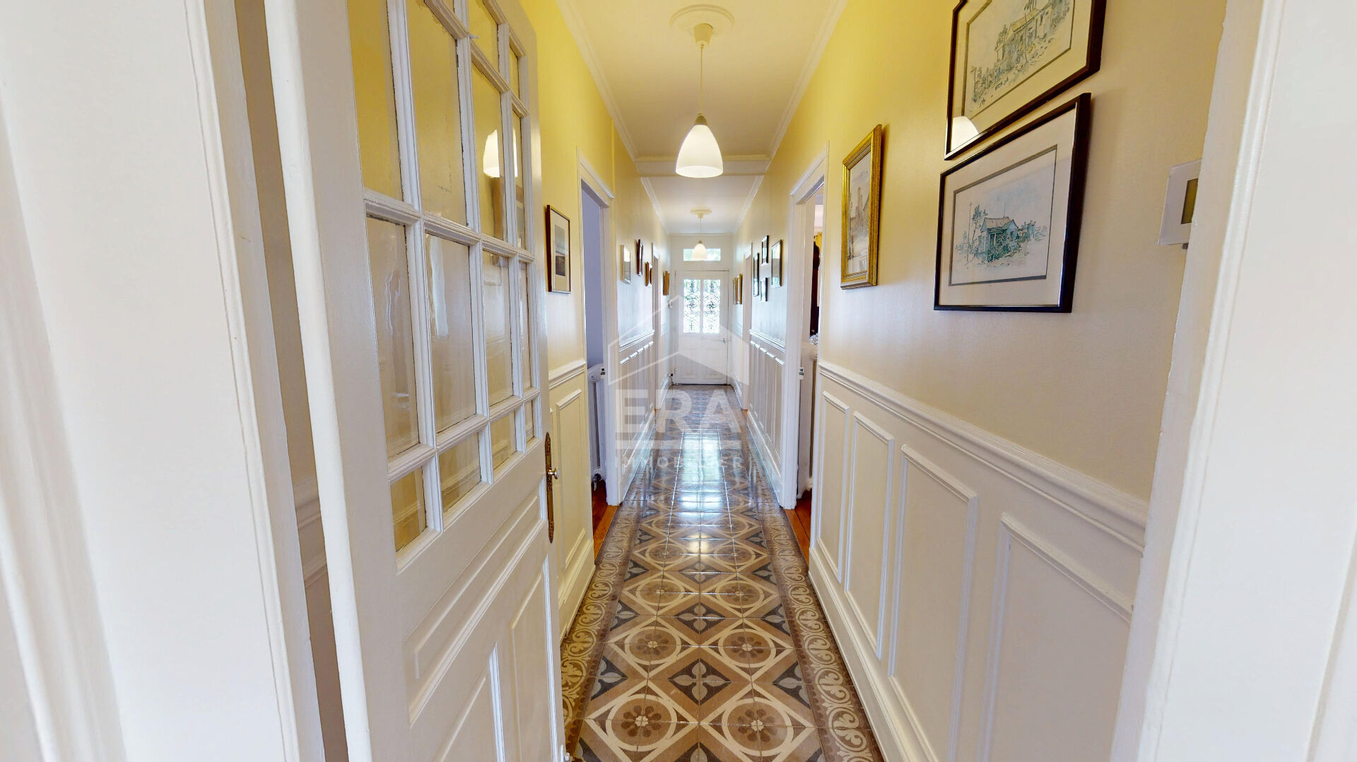 Photo Maison de Maître à vendre ? Cosne-Cours-sur-Loire 9 pièce(s) 228 m2 image 2/6