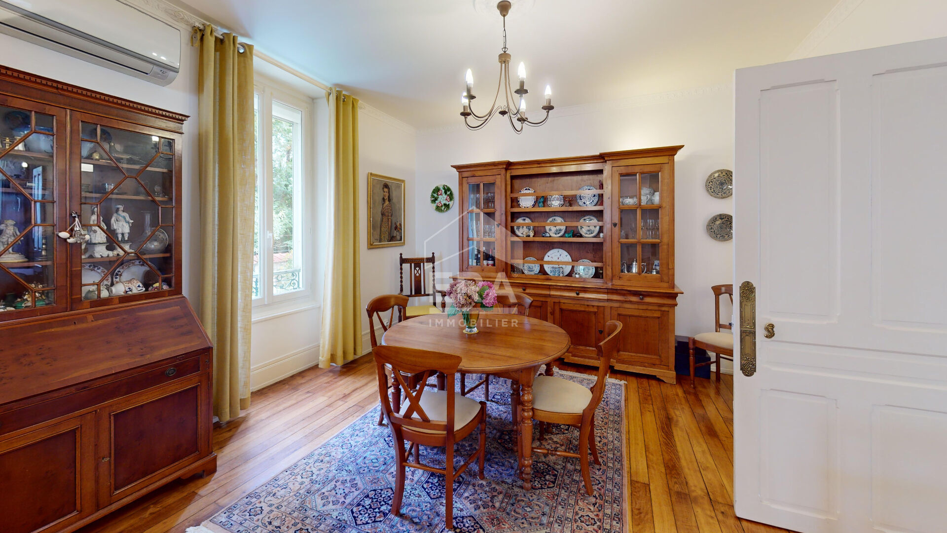 Photo Maison de Maître à vendre ? Cosne-Cours-sur-Loire 9 pièce(s) 228 m2 image 4/6