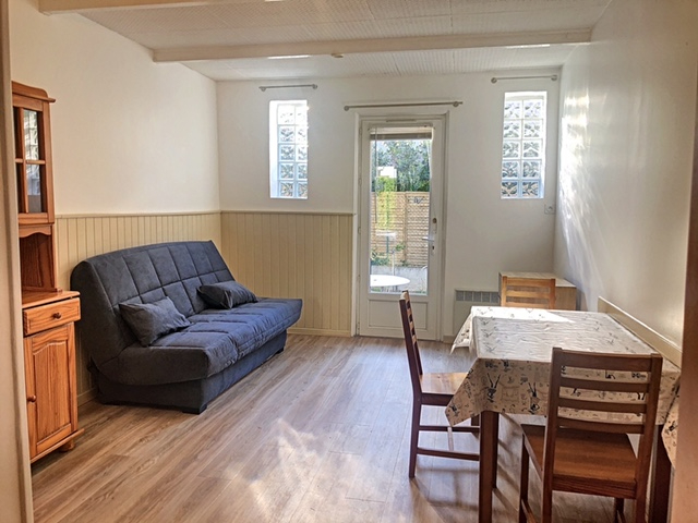 Photo Spacieux Studio  meublé en rez-de-jardin secteur Val Fleuri image 1/5