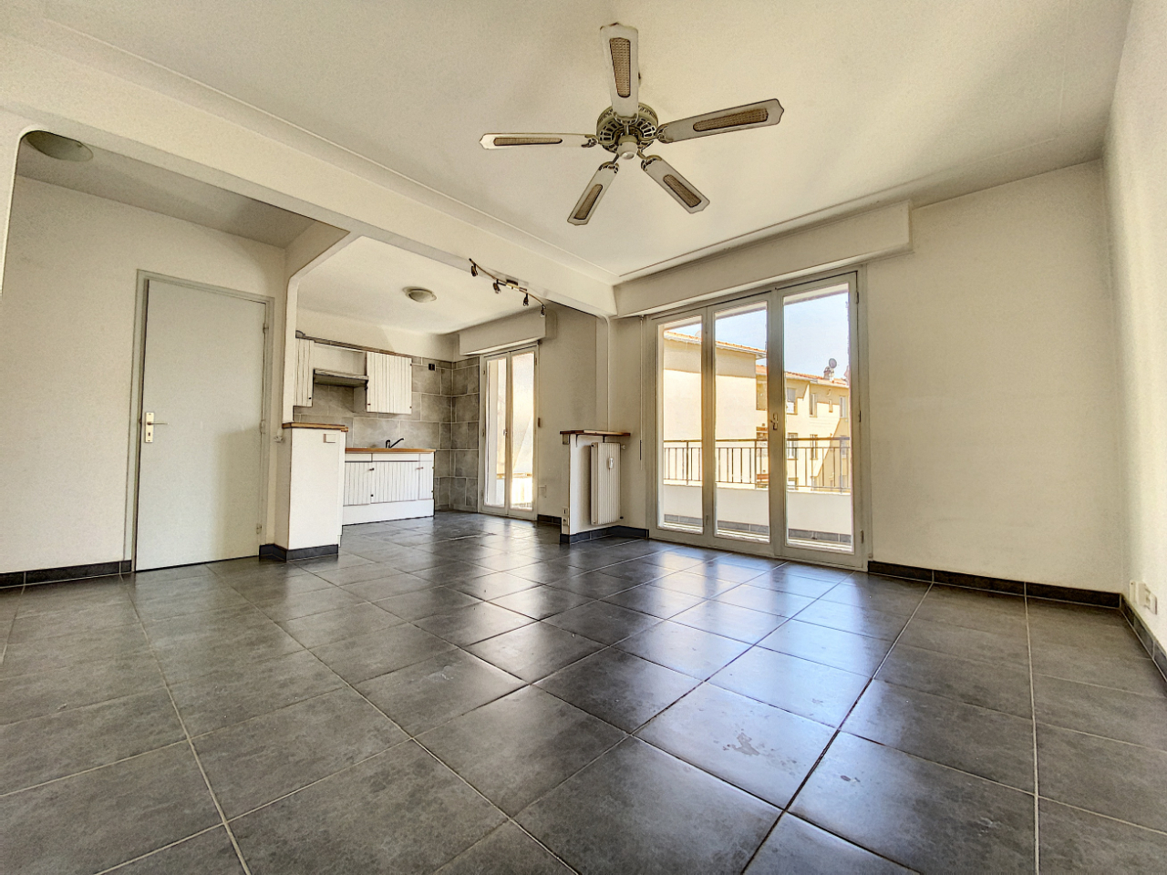 A LOUER - STUDIO  33M² A NICE, SECTEUR GAMBETTA