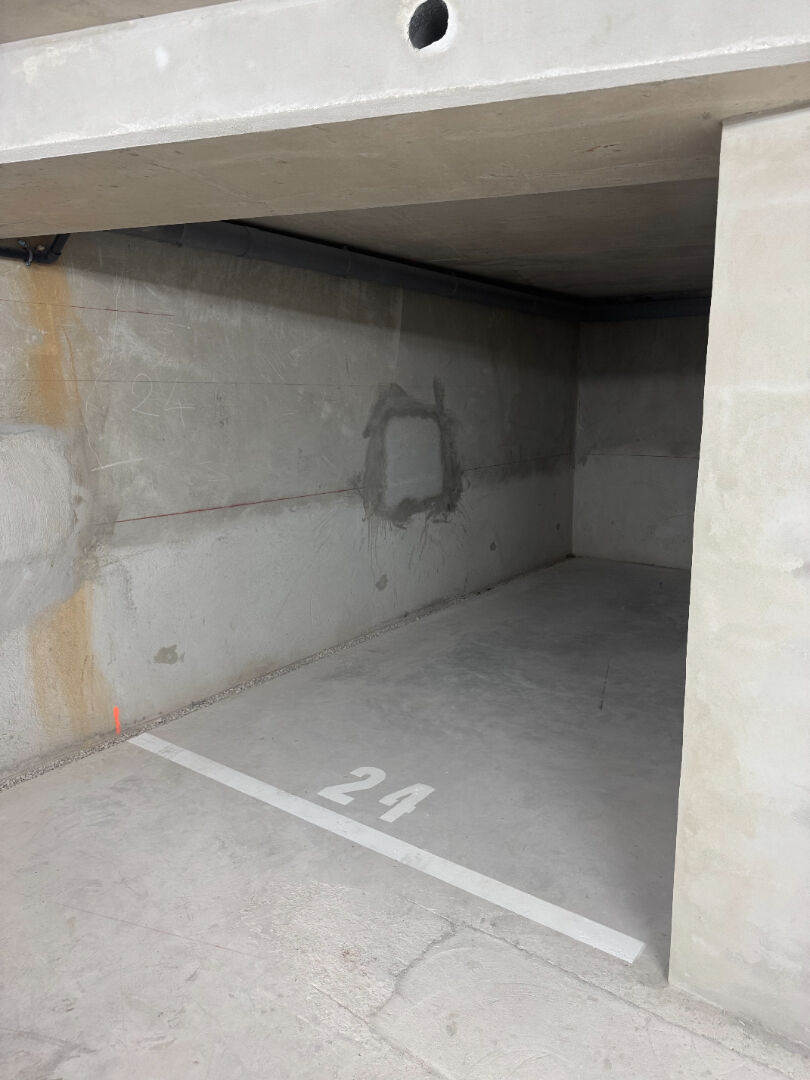 Photo Garage à vendre sur Saint-Laurent-du-Var image 2/5