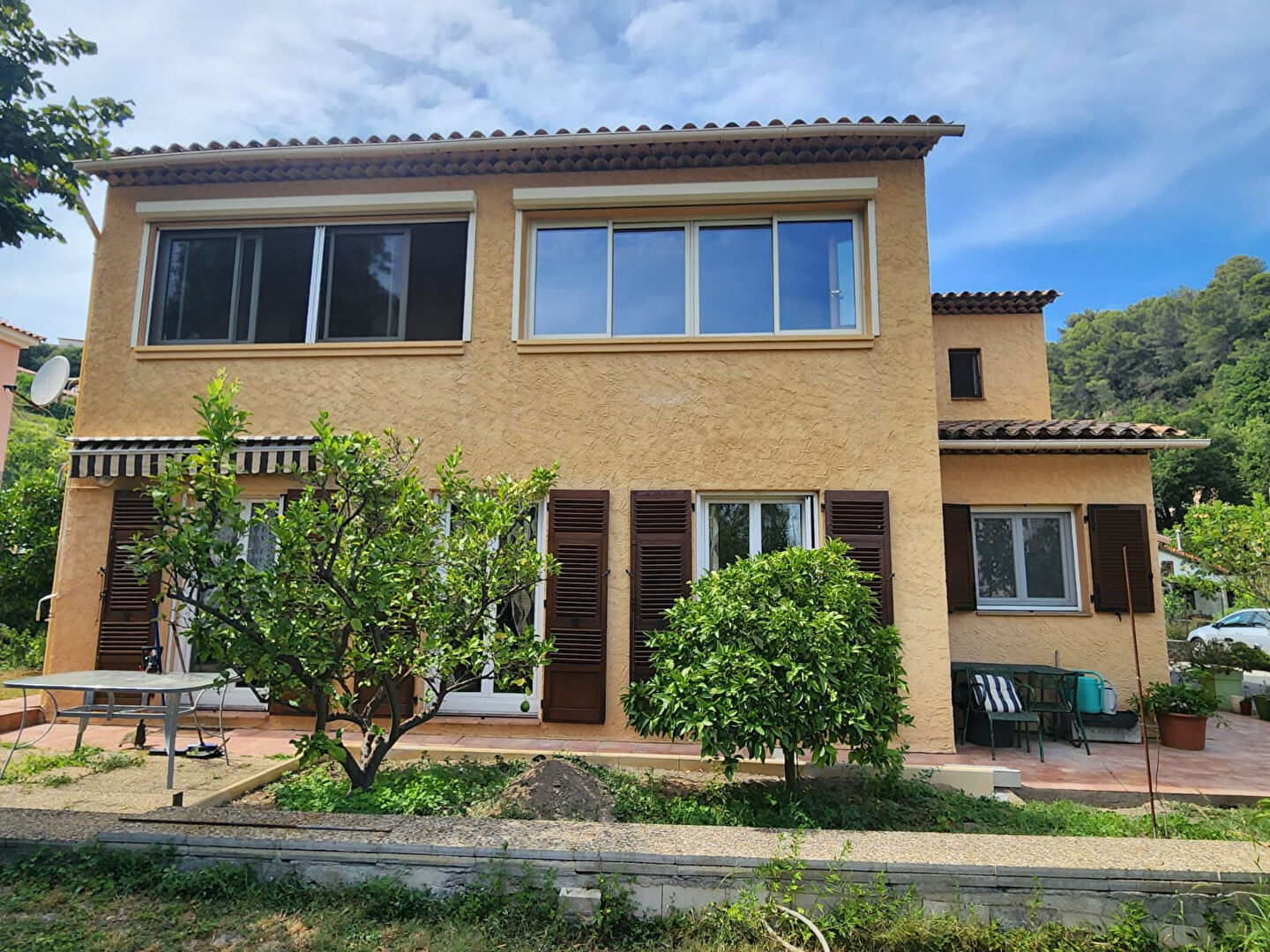 Maison Cagnes-sur-mer - 2 appartements - Grand terrain - Calme