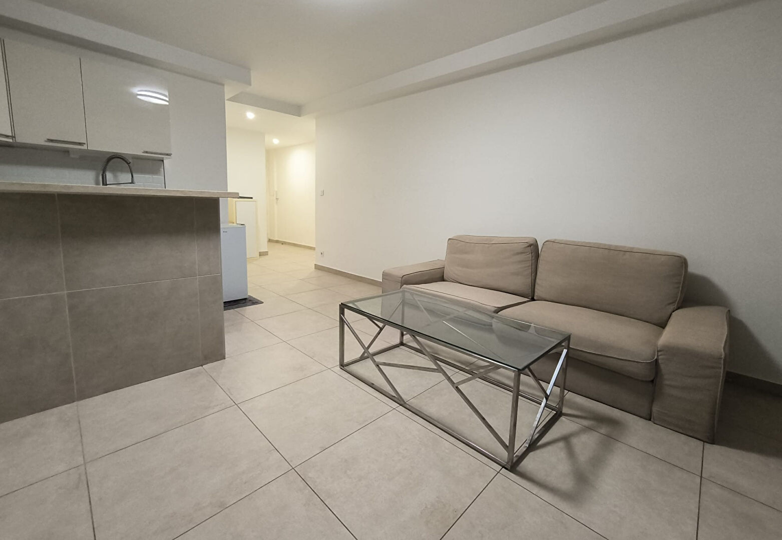 Photo F2 en centre en parfait état image 3/6