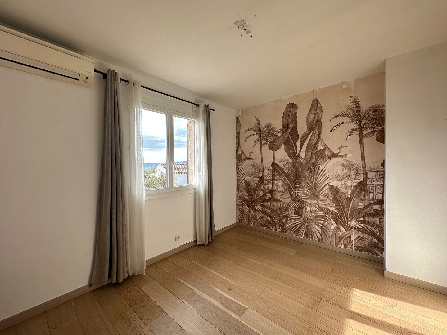 Photo Haut de Villa avec terrain au Calme et vue dégagée à La Colle-sur-Loup image 5/6