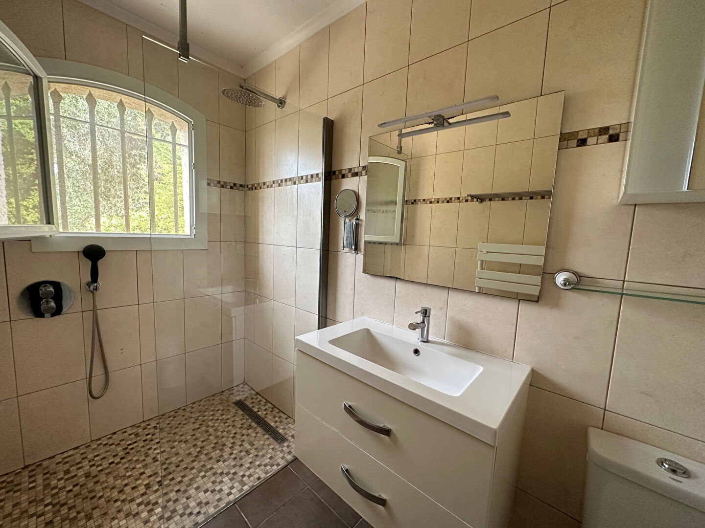 Photo Haut de Villa avec terrain au Calme et vue dégagée à La Colle-sur-Loup image 6/6