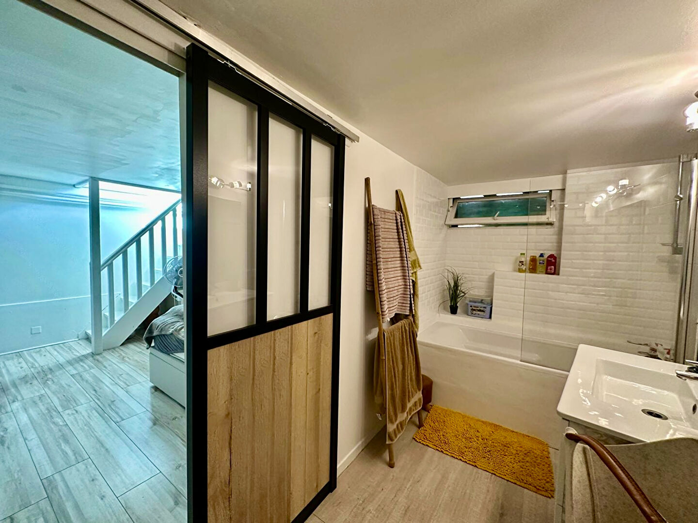 Photo Charmant 2 pièces avec extérieur ? Quartier prisé des Bouches-du-Loup, proche plages image 5/6