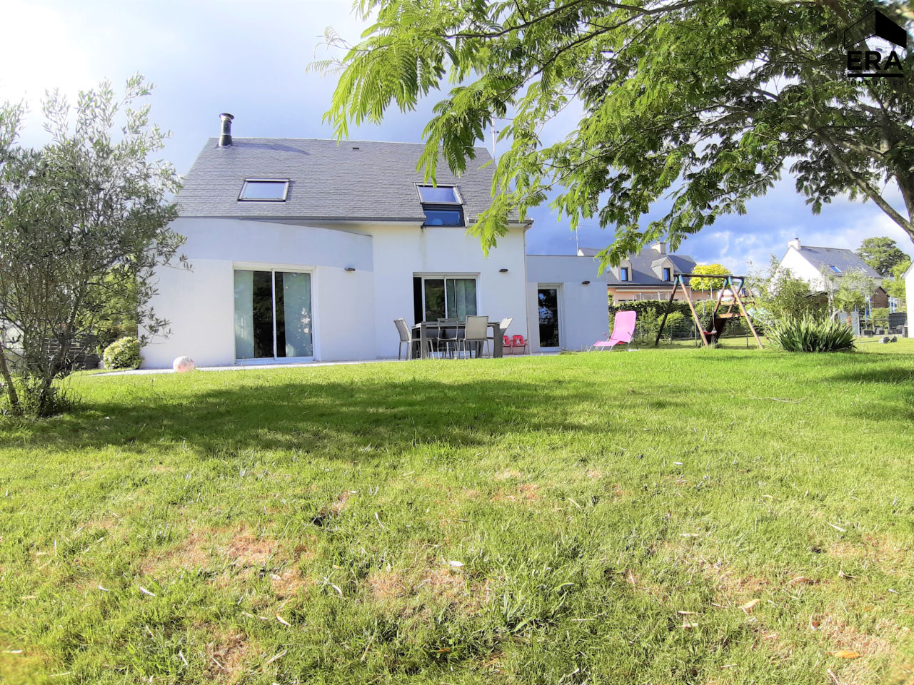 Photo Maison contemporaine à vendre à Rédené - 4 chambres, jardin image 1/6