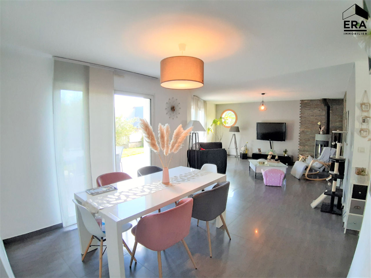Photo Maison contemporaine à vendre à Rédené - 4 chambres, jardin image 2/6